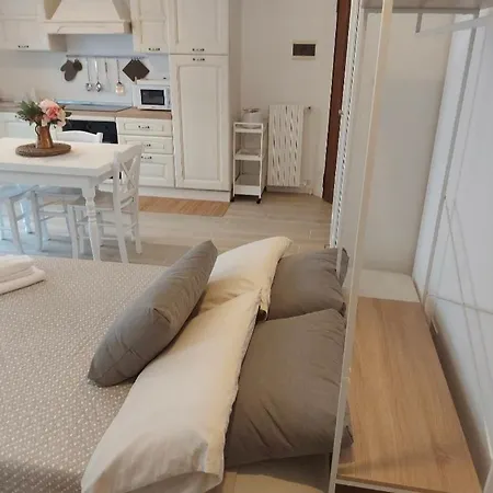 Incantevole Monolocale 4 Апартаменты *