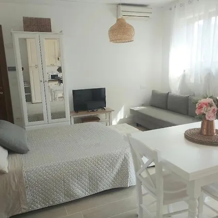 Incantevole Monolocale 4 Apartment Alba (Piedmont)