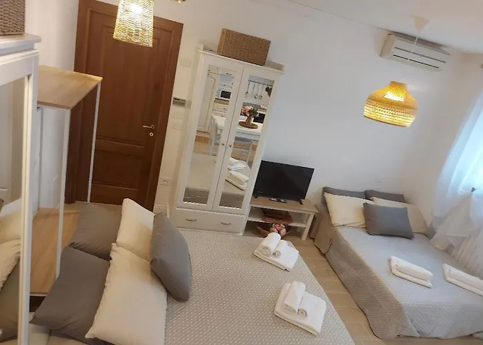 Incantevole Monolocale 4 アパート